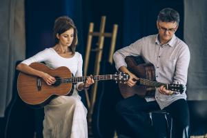 Recital utworów szantowych. Dominika Żukowska i Andrzej Korycki w Skansenie